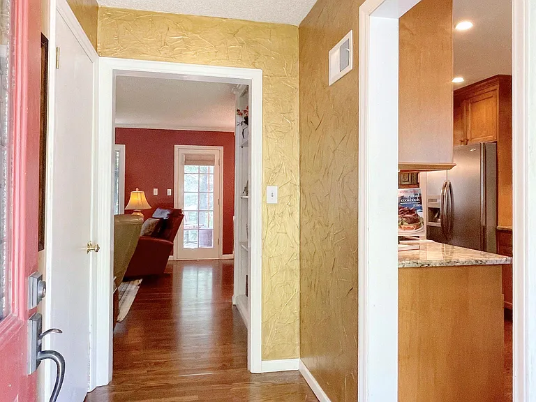 2535 W 91st St — Photo 3