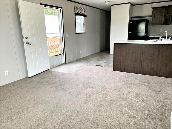 3rd image of 17132 Canterbury Cir