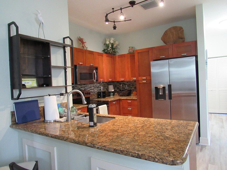 1st image of 48 SE Sedona Circle #201