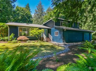 6205 Harbor Crest Dr NE, Bainbridge Island, WA 98110