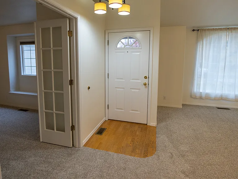 164 S Silverwood Way — Photo 4