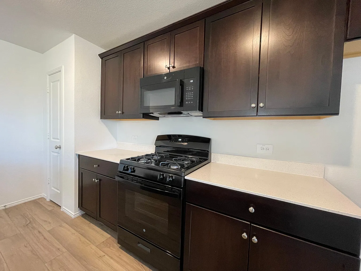 416 Frio Pass Trl — Photo 4
