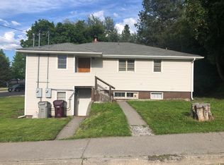 1330 NE Hillside Dr, Pullman, WA 99163