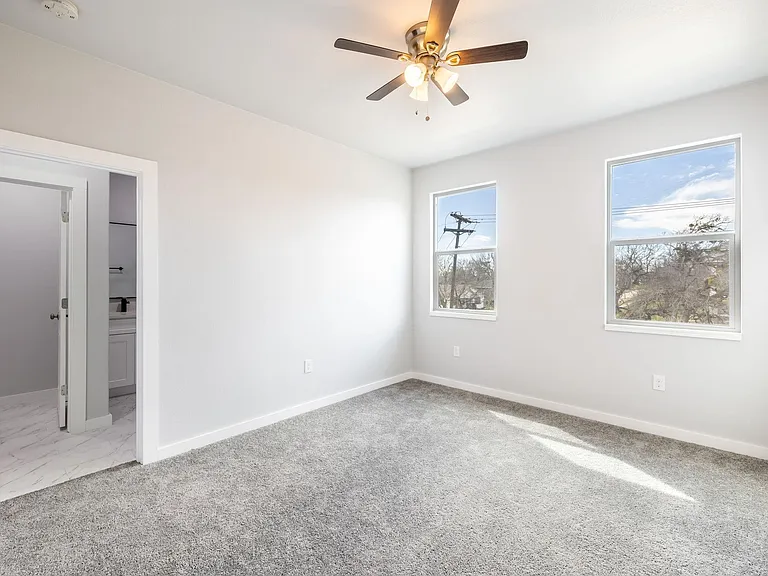600 Kimbro B St — Photo 5