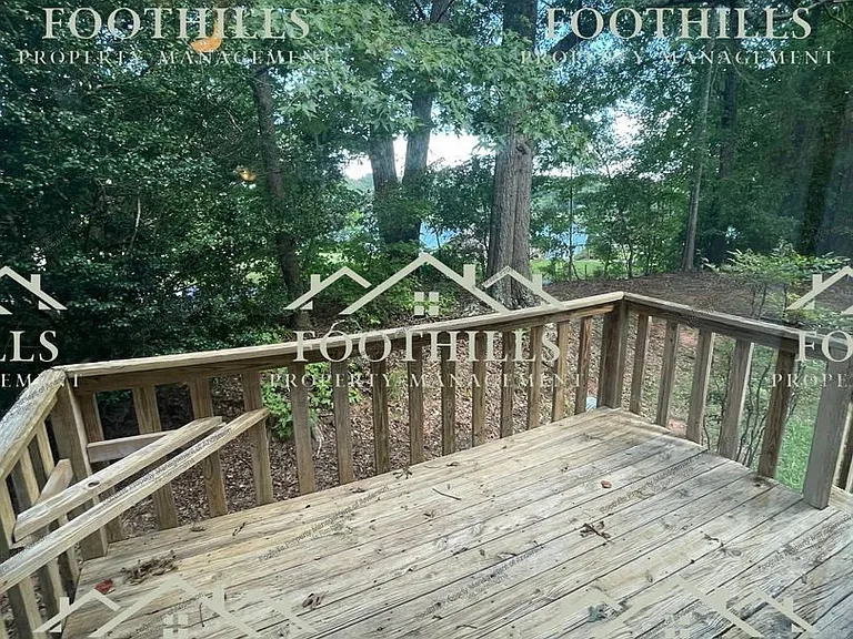 323 Johnson Ave — Photo 10