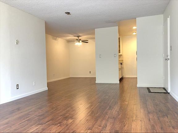 2nd image of 4900 Overland Ave Unit 218