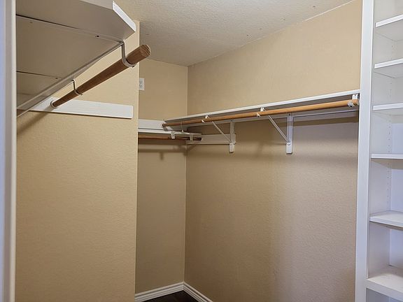 5th image of 1822 Brentwood Dr