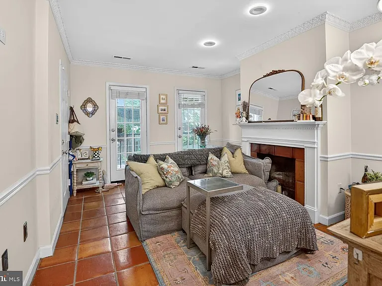 4605 Macarthur Blvd NW #A — Photo 6