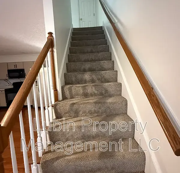 72 N McLean Blvd — Photo 7