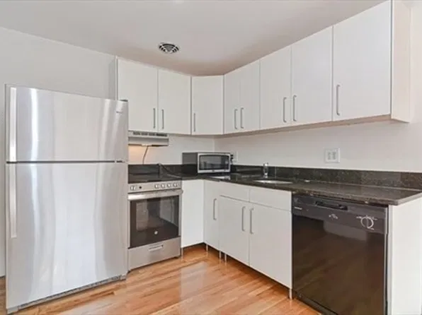 50 Carey Ave APT 9, Watertown, MA 02472