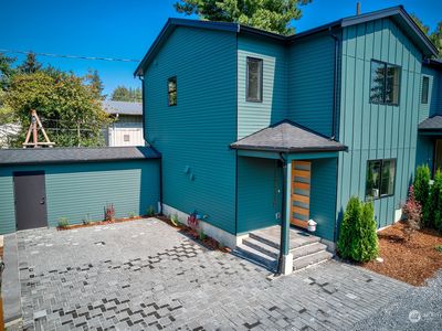 12534 B 5th Avenue NE, Seattle, WA, 98125