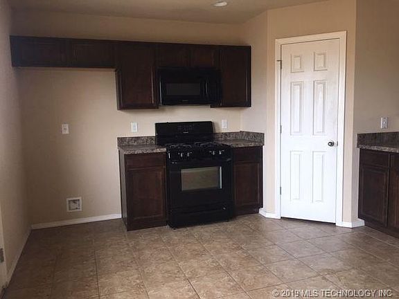 5th image of 25203 E 93rd St S