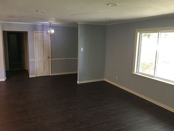3rd image of 1725 Crowberry Dr