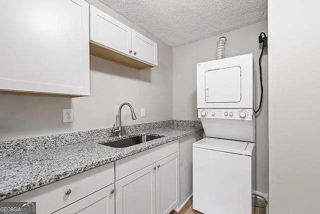 104 Cone St #F — Photo 4