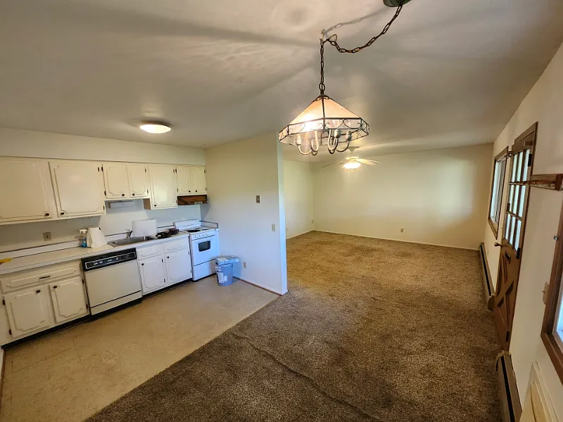 Building Photo - 2736 Golf Course Dr