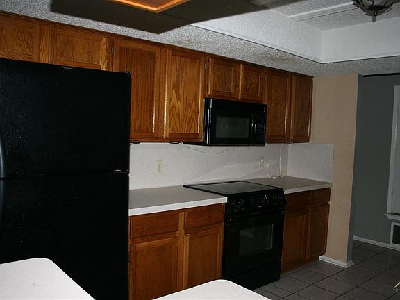 5th image of 2502 Villa Ct