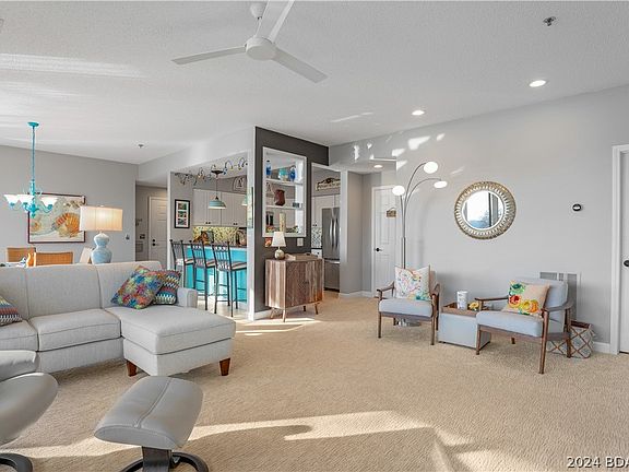 5th image of 22 Summer Place Ct Unit 1B
