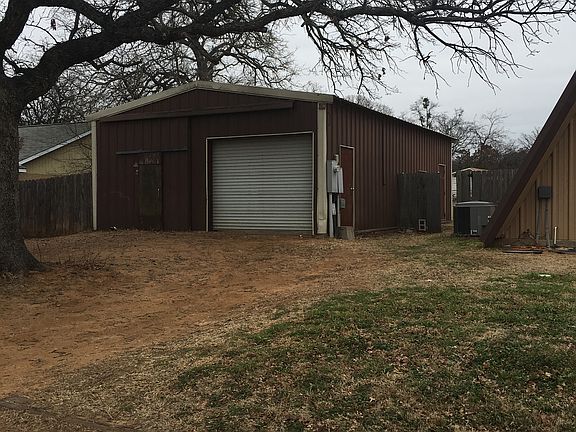 2nd image of 4605 Pecan Ln