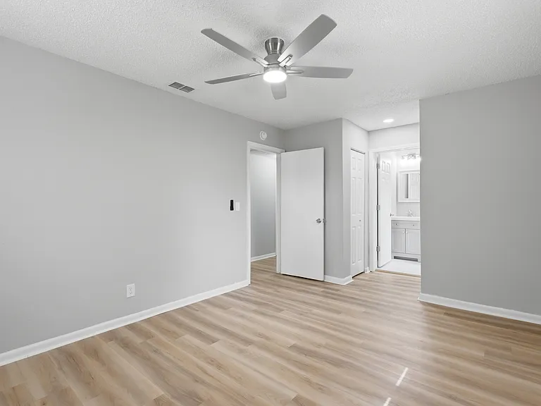 6766 London Bridge Ln — Photo 24