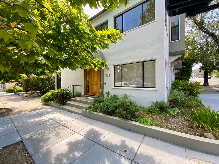 823 D St — Photo 31