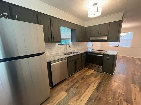 5th image of 110 Womrath Ct