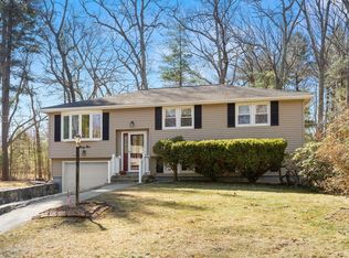 35 Governor Hutchinson Rd, Billerica, MA 01821