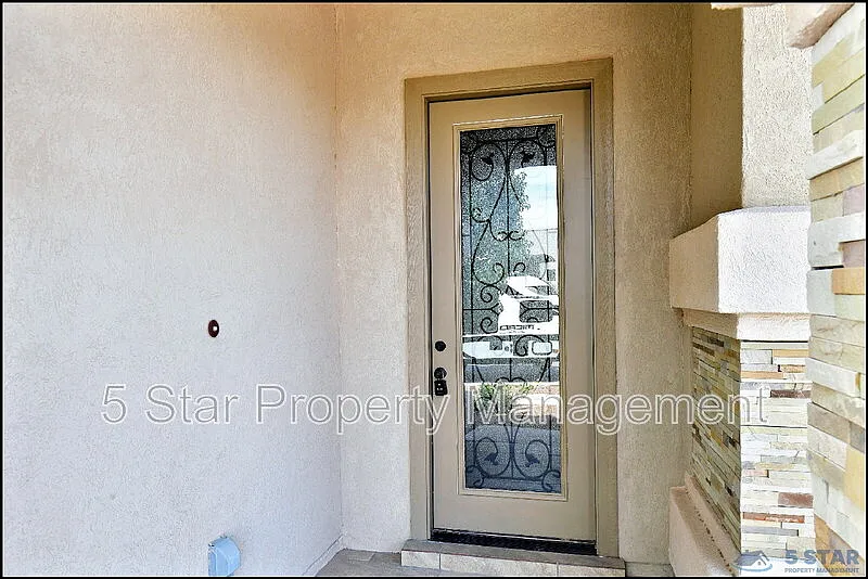 3 bed, 3.0 bath, 2798 sqft, $2,580 — Photo 4
