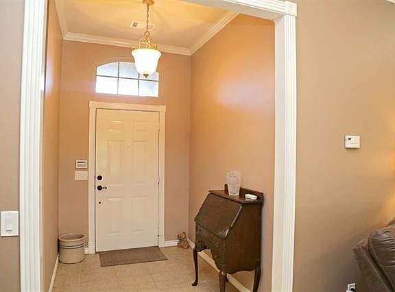 2nd image of 1745 Meadowview Dr