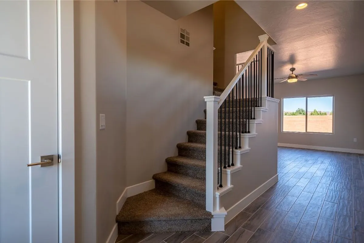 Building Photo - 688 S Malorie Way