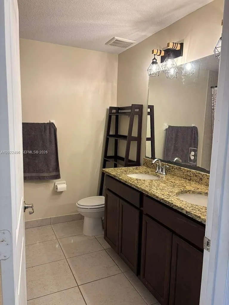 3 bed, 1730 sqft, $3,850 — Photo 4