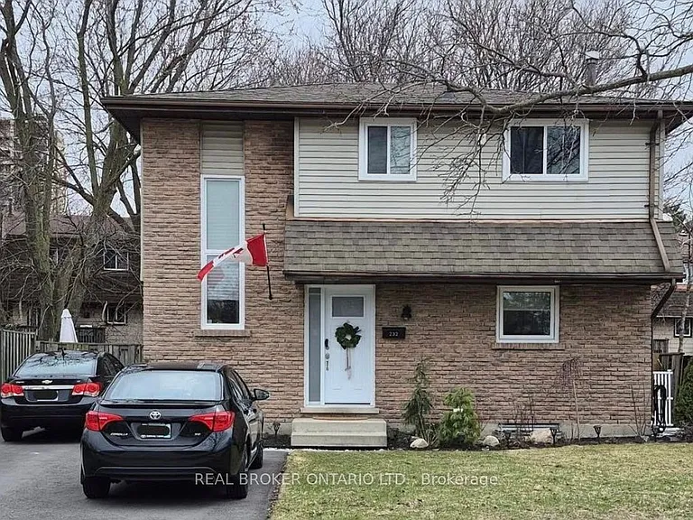 232 Cedarwoods Cres — Photo 3