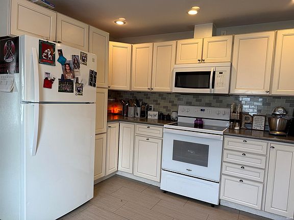 2nd image of 612 17th St