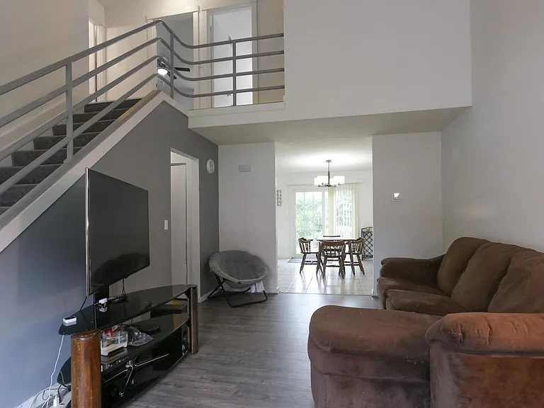 1901 Mountain View Rd — Photo 5