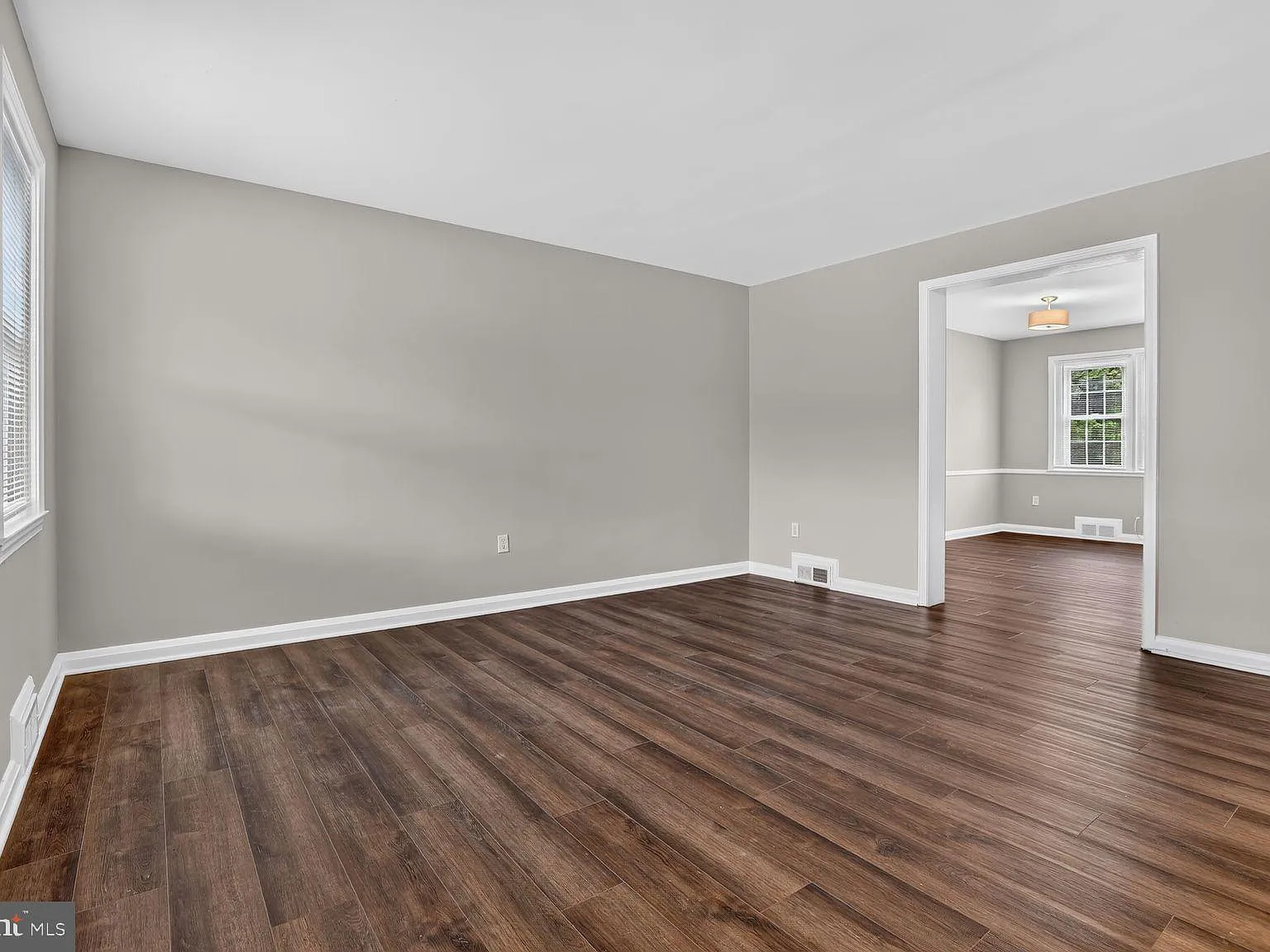 3 bed, 1.5 bath, 1516 sqft, $2,100 — Photo 3