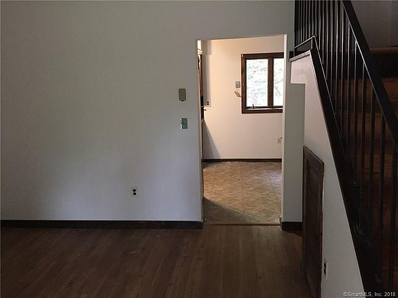 3rd image of 1 E King St