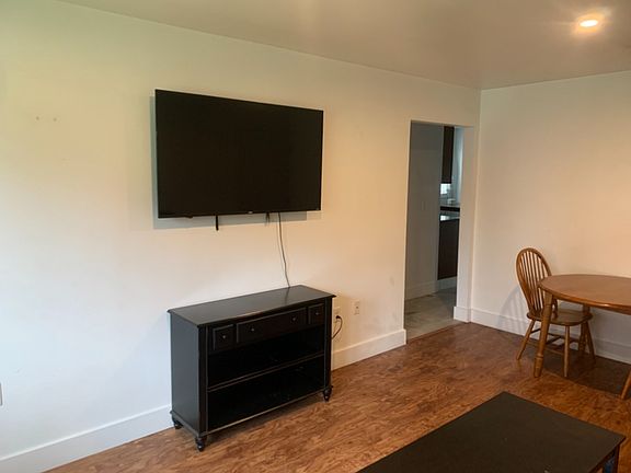 2nd image of 600 E 2nd St #5