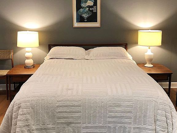 Queen Bed/Pillowtop Mattress