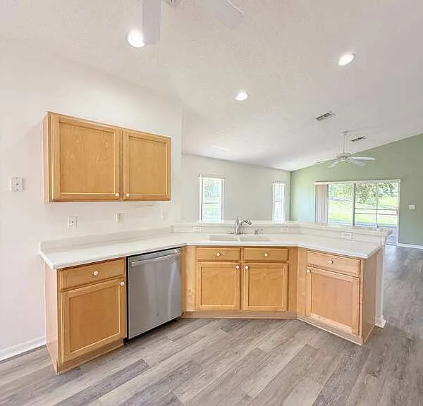240 Center Oak Cir — Photo 17