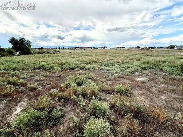 625 S Vallejo Dr, Pueblo West, CO 81007