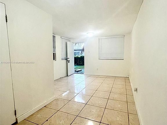 4th image of 520 NE 171st Ter #0