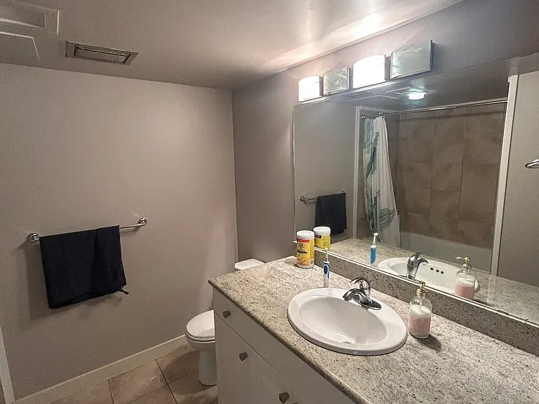537 4th Ave N #505 — Photo 12