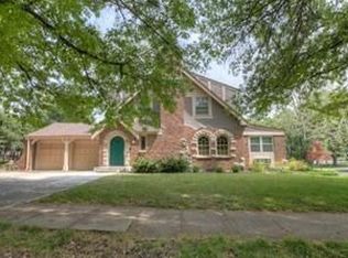 6851 Brookside Rd, Kansas City, MO 64113