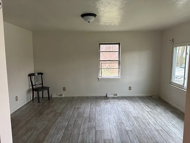 2 bed, 1080 sqft, $975 — Photo 3