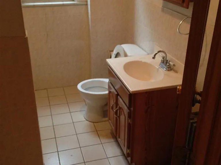 189 Lowell St #2 — Photo 8