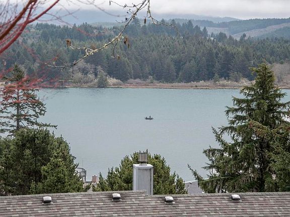 2nd image of 1276 NE Harbor Rdg