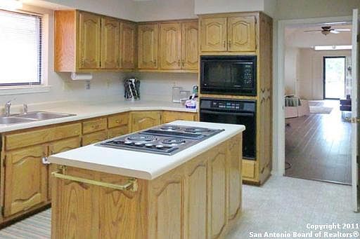 4th image of 9131 Windgarden Circle