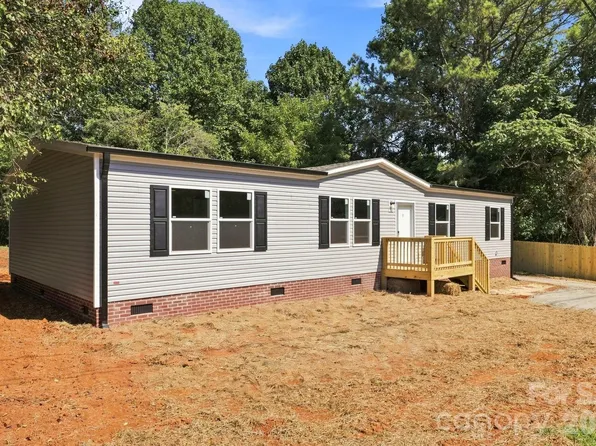 1028 Dorset Ln, Lincolnton, NC 28092