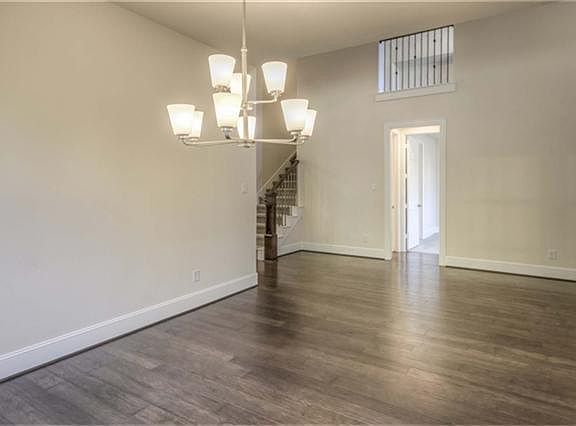 3rd image of 110 Blanton Bend Dr