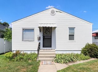 210 W 13th St, Mishawaka, IN 46544