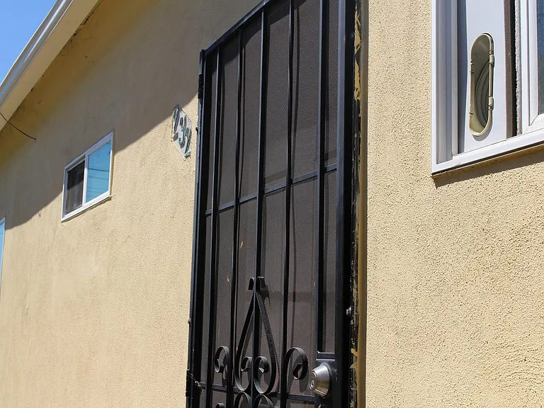 2323 Grand Ave — Photo 11